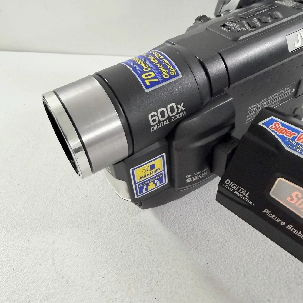 JVC GR-SXM240U Compact VHS-C SVHS-C Super VHS Camcorder W/ Extras FOR PARTS READ